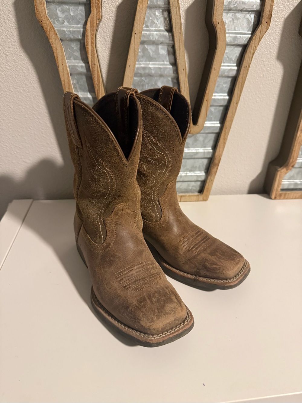 Ariat Brown Western Cowboy Boots - Leather Pull-On